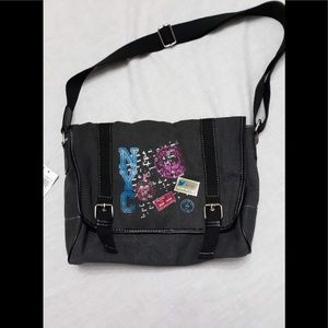 🌼🌼🌼Messenger Bag NWT 🌼🌼🌼